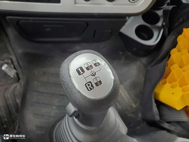 东风天龙kl冷链载货车实拍,看完车辆配置,才知道冷链运输为何都用它