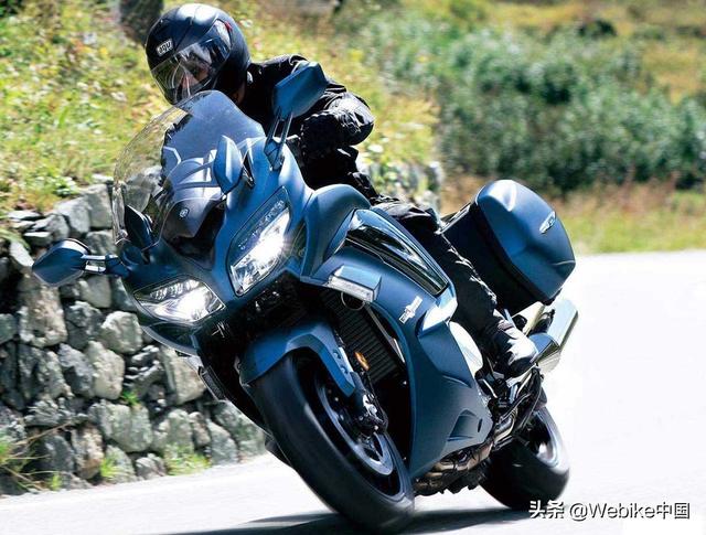 【hondavfr800f】中排气量v4引擎的悠久传统将画下休止符?