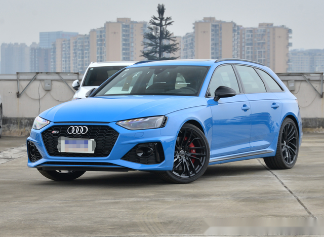 能下赛道的奥迪rs4,比宝马3精致,2.9t爆450马力 8at,零百4.1s