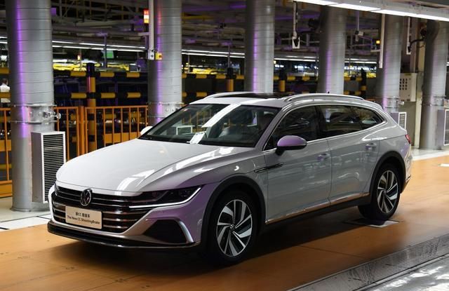 18万元大众cc作为红旗的首款纯电动大型suv,红旗e-hs9的话题性自然是