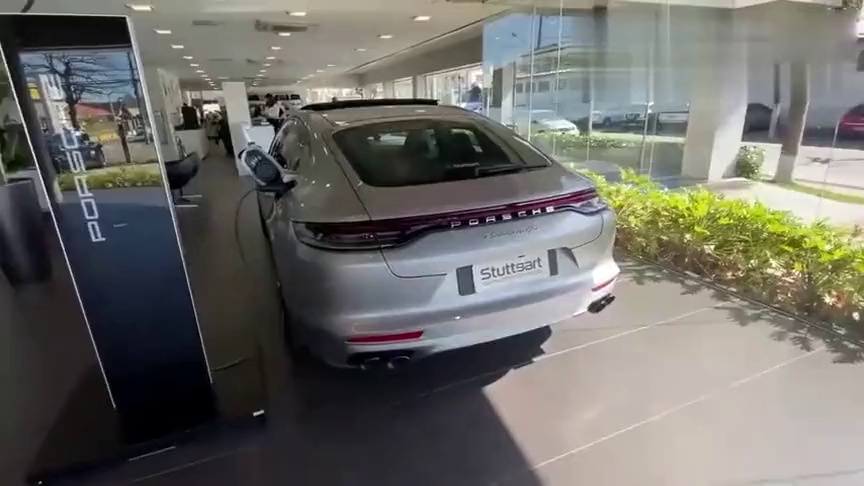 实拍2021款保时捷帕拉梅拉hybrid按下钥匙开始