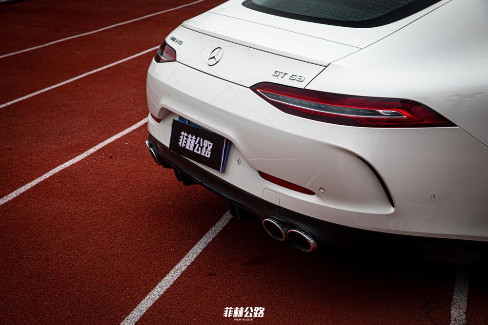 【菲常体验】绿荫场上的绅士 试驾AMG GT53四门跑车