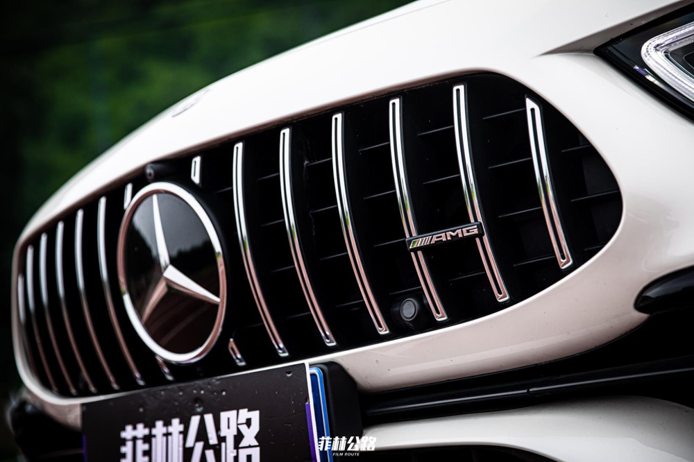【菲常体验】绿荫场上的绅士 试驾AMG GT53四门跑车