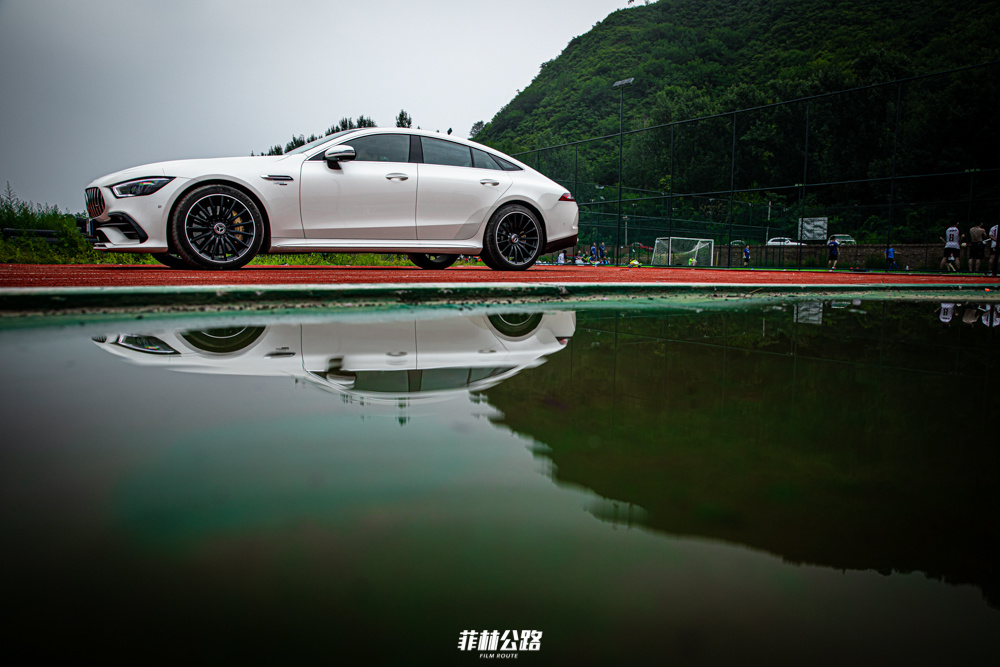 【菲常体验】绿荫场上的绅士 试驾AMG GT53四门跑车