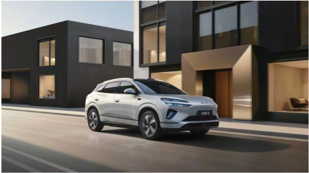 比亚迪海洋网“678王炸”齐发：9分钟闪充，定义新标准