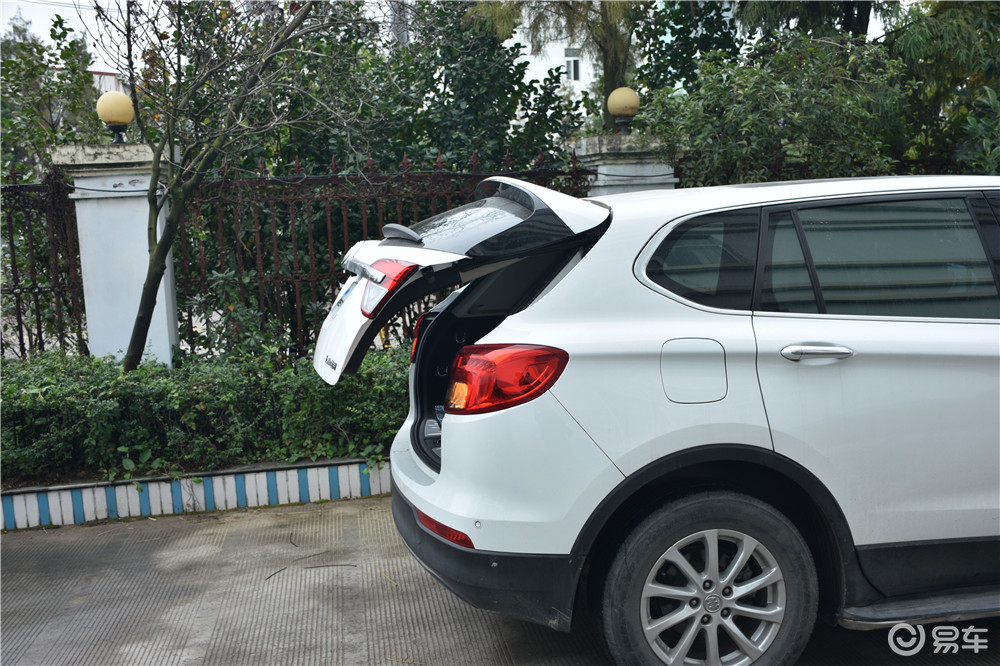 昂科威电动尾门