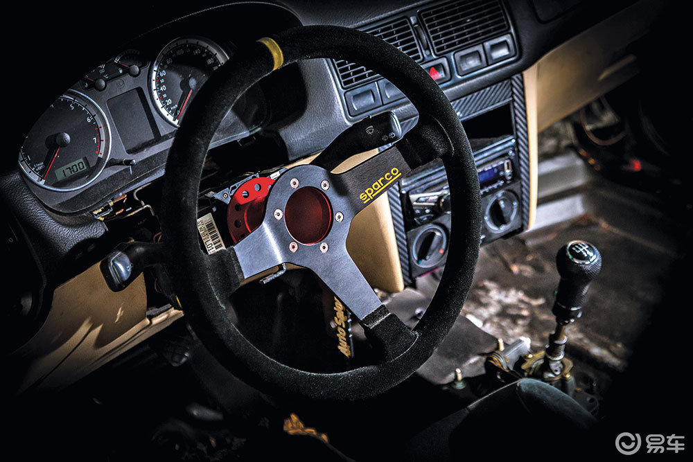 sparco赛车方向盘的手感是一流的