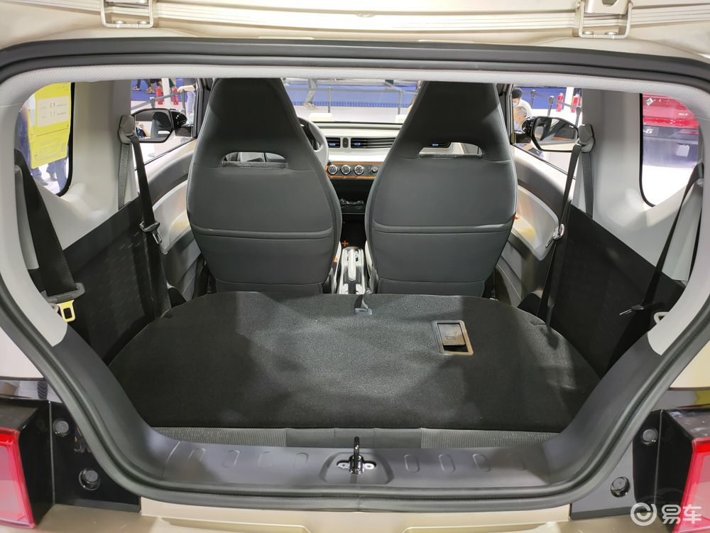 五菱宏光mini ev亮相重庆车展,会是下一款神车吗?