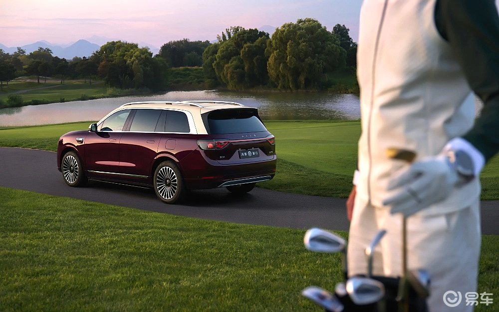 50万级大型SUV二选一 岚图泰山能否挑战问界M9？