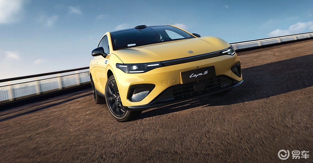 10万级代步车二选一 零跑Lafa5与极狐T1该怎么选?