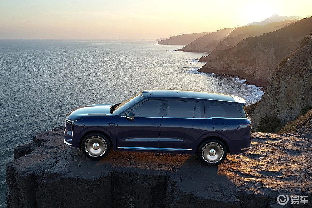 40万级大型SUV对决 智己LS9与岚图泰山谁更强?