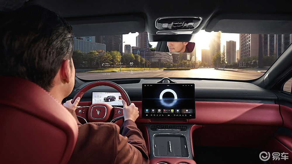 40万级大型SUV对决 智己LS9与岚图泰山谁更强?