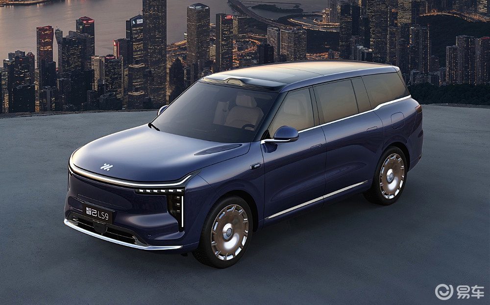 40万级大型SUV对决 智己LS9与岚图泰山谁更强?