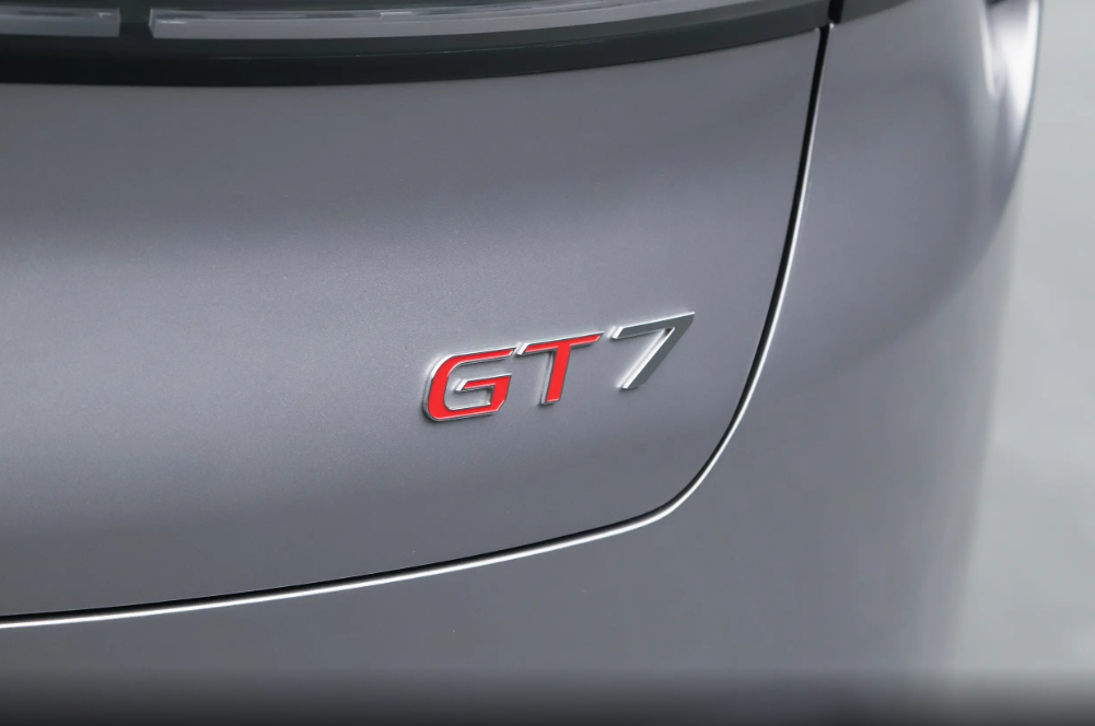 猎装轿跑外观,鸿蒙座舱、乾崑智驾赋能,带你看启境GT7