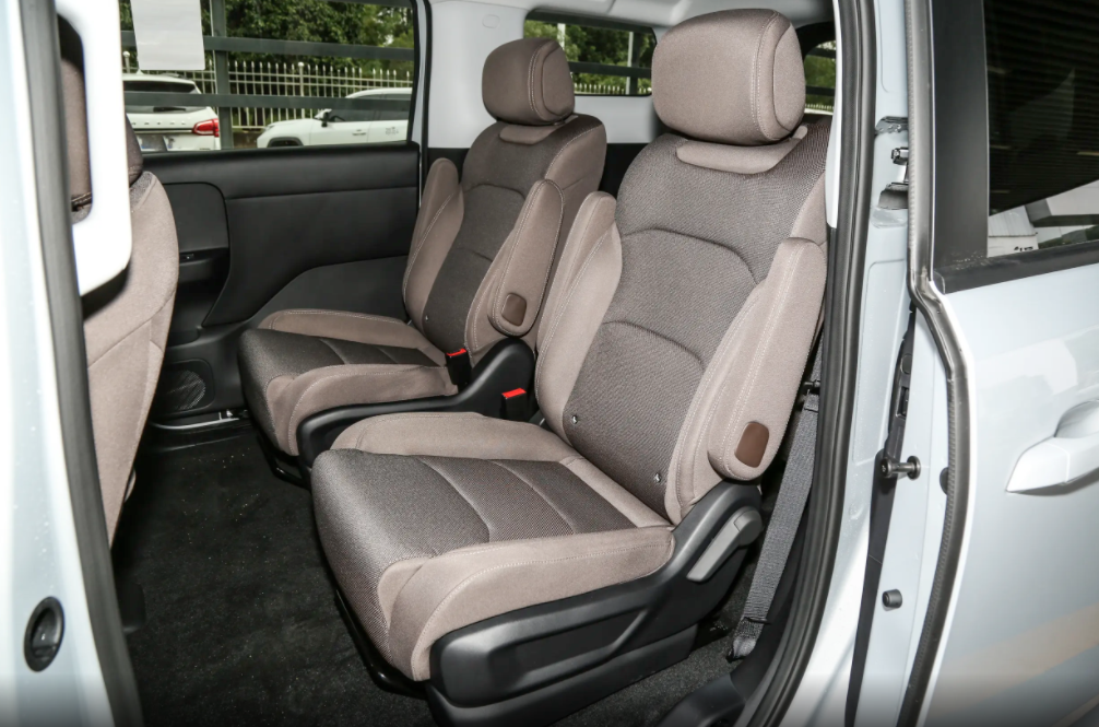 不到10万买MPV，不妨看看这车，宜商宜家灵活多变