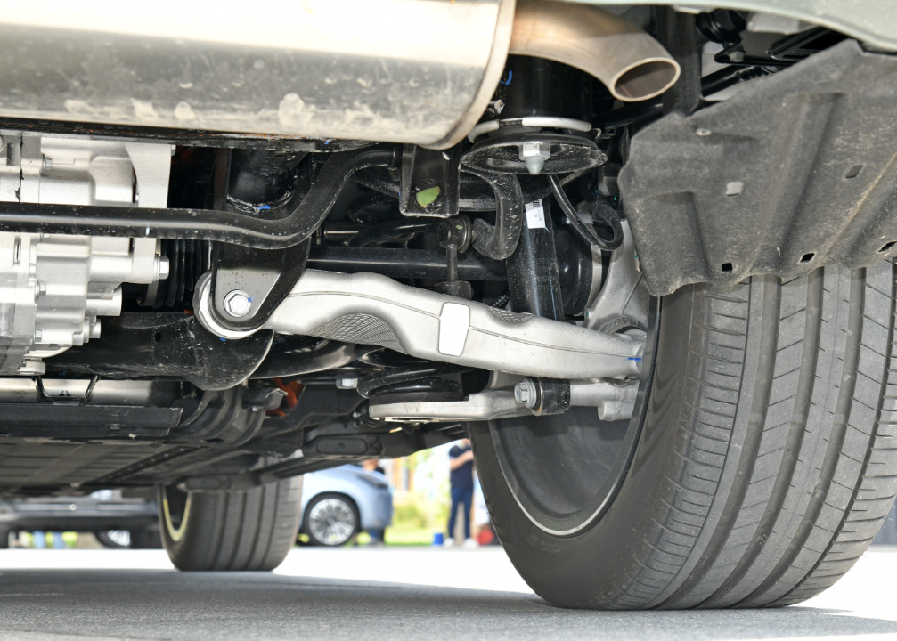 而新岚图free的底盘新问界m7的底盘_易车