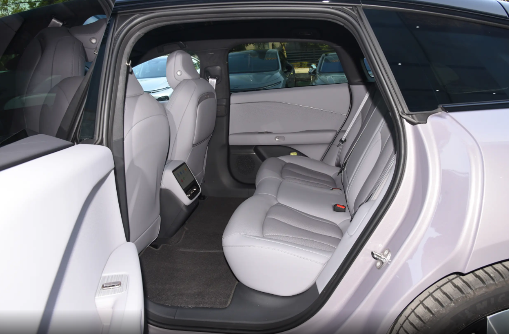 颜值与实力兼备，18.68万起，26款小鹏P7+能选？