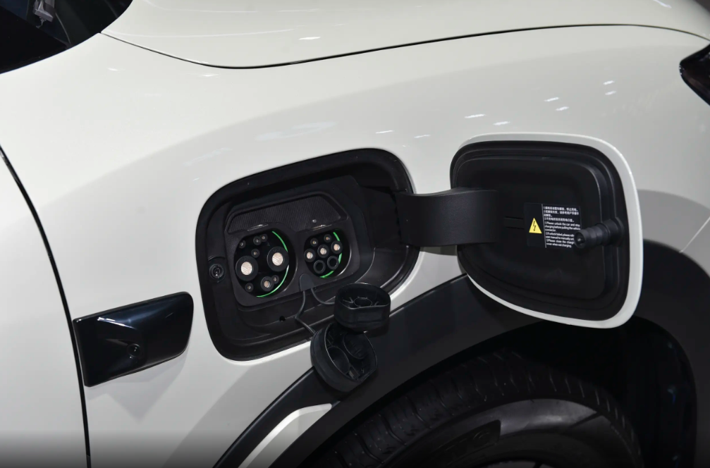 身材高大的人选纯电车，10万级全新Q05、元UP，选谁？