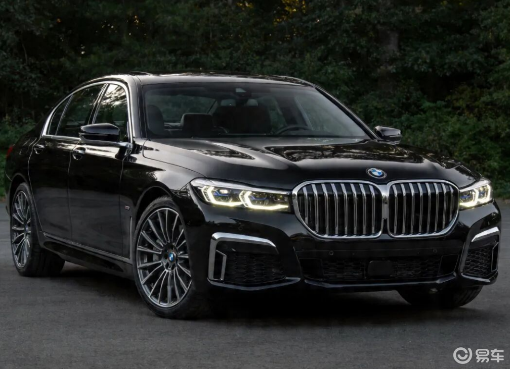 新款宝马7i7系首发！全景iDrive系统加持科技感爆棚