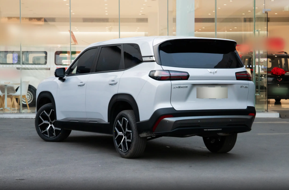 车长4745mm，轴距2810mm，它6.28万起售？