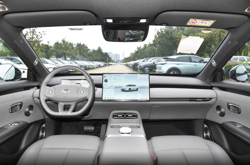 小鹏M03和长安启源A06，14万家轿选新势力还是新央企