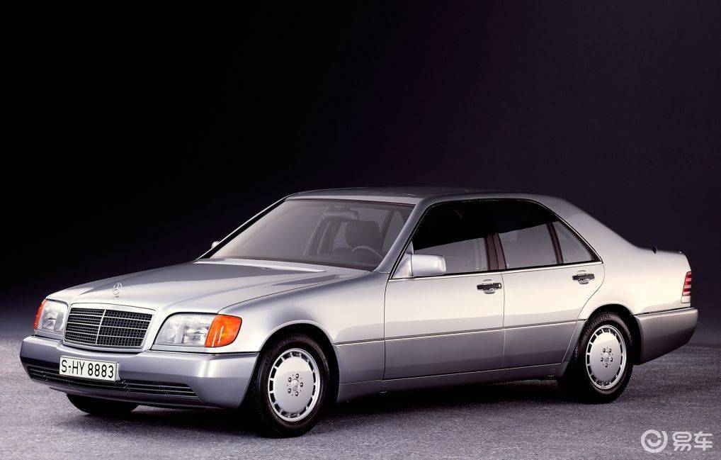 我们还是拿奔驰举例子,汽车领域许多重大装置的装配,都是从奔驰开始的