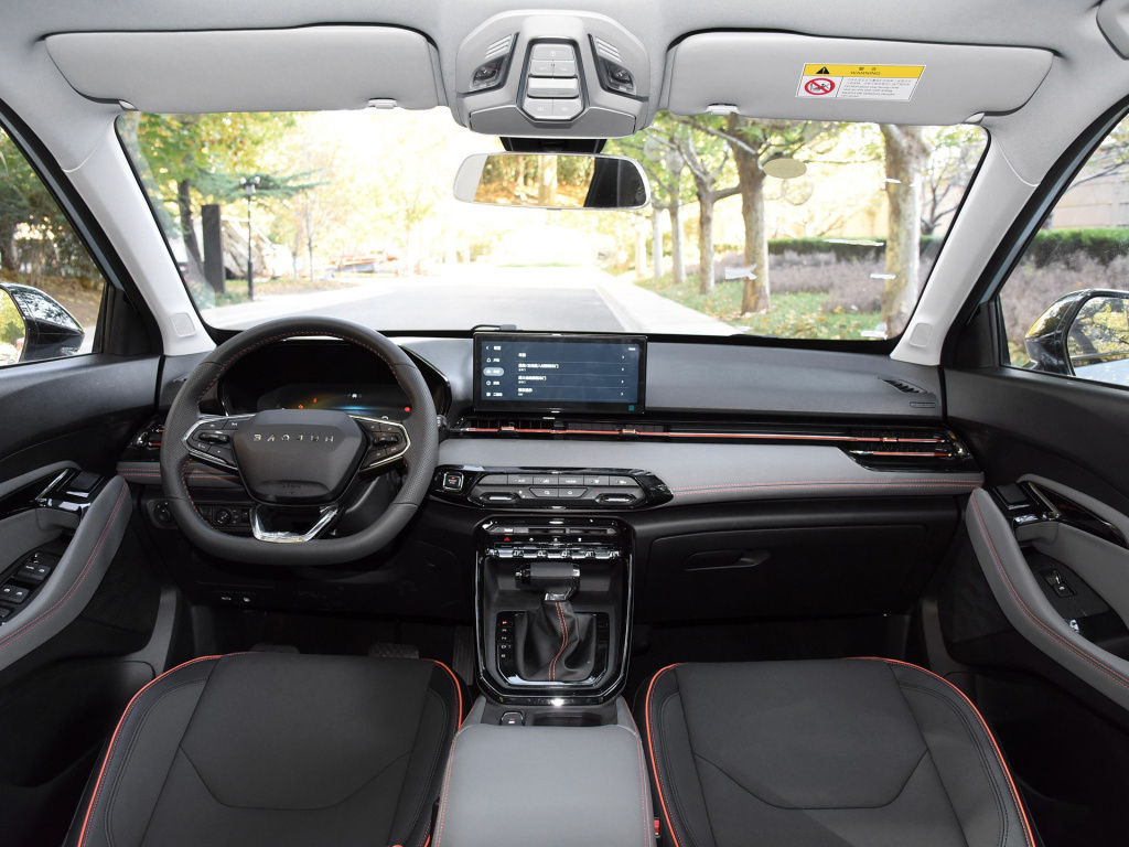 新宝骏rs3内饰gps导航马力