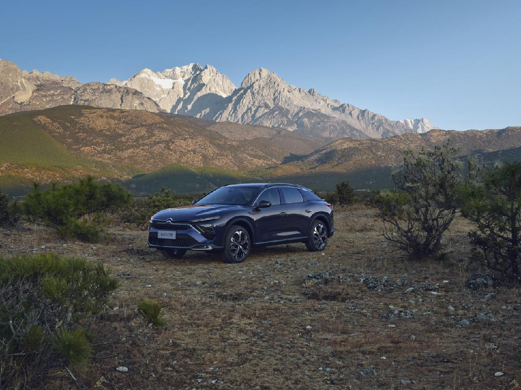 拆开新款凡尔赛C5 X 才懂法系车的用料诚意