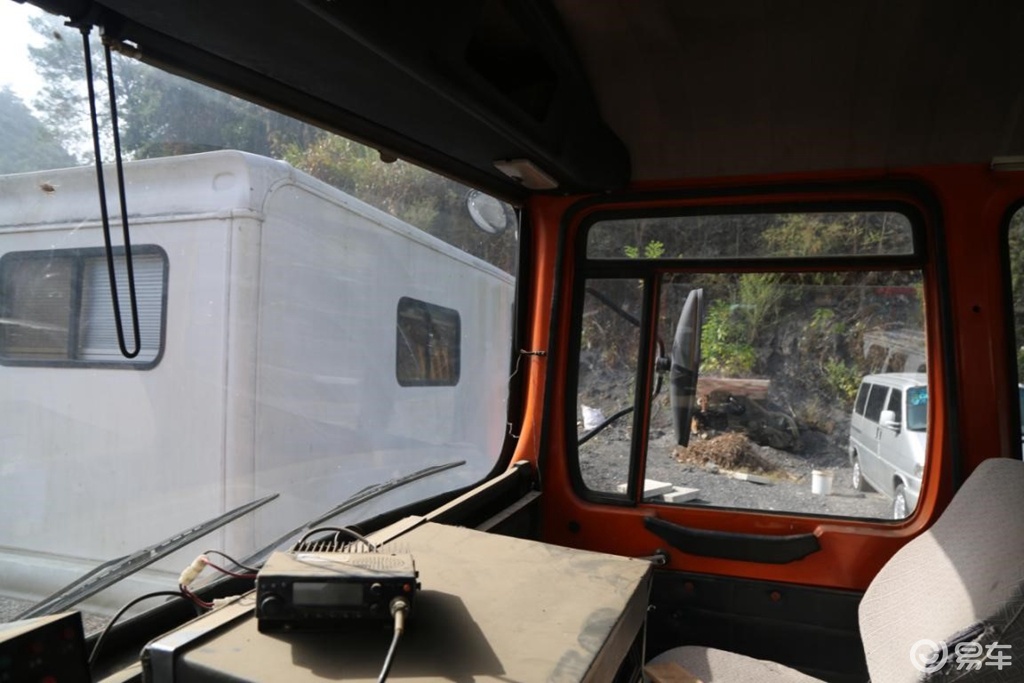 斯太尔血脉 超级少见的黄河牌jn3261公铁两用卡车