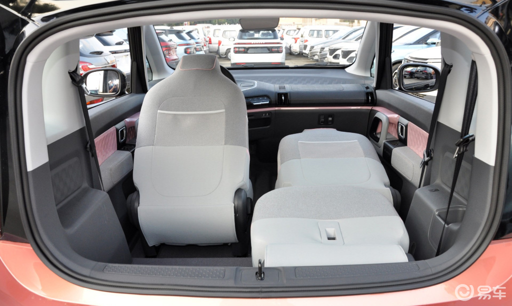 新宝骏e300内饰-座椅-充电-易车