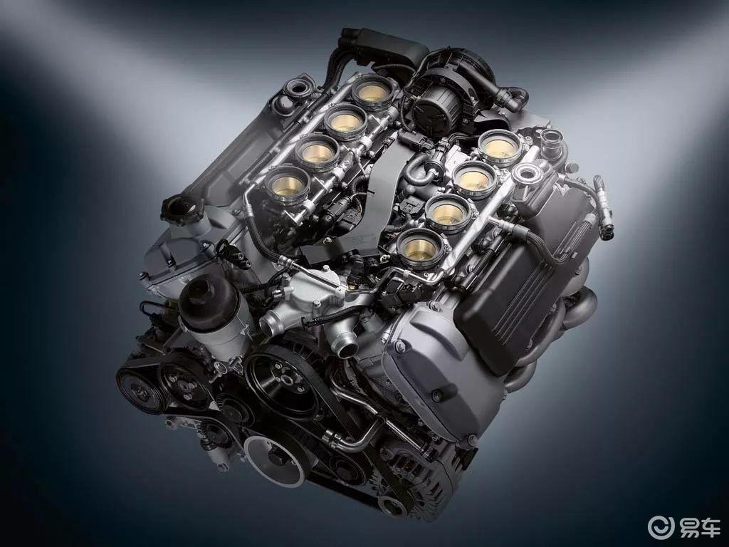 燃油发动机往往都是4个冲程完成一次(进气-压缩-燃烧-排气)做工,四缸