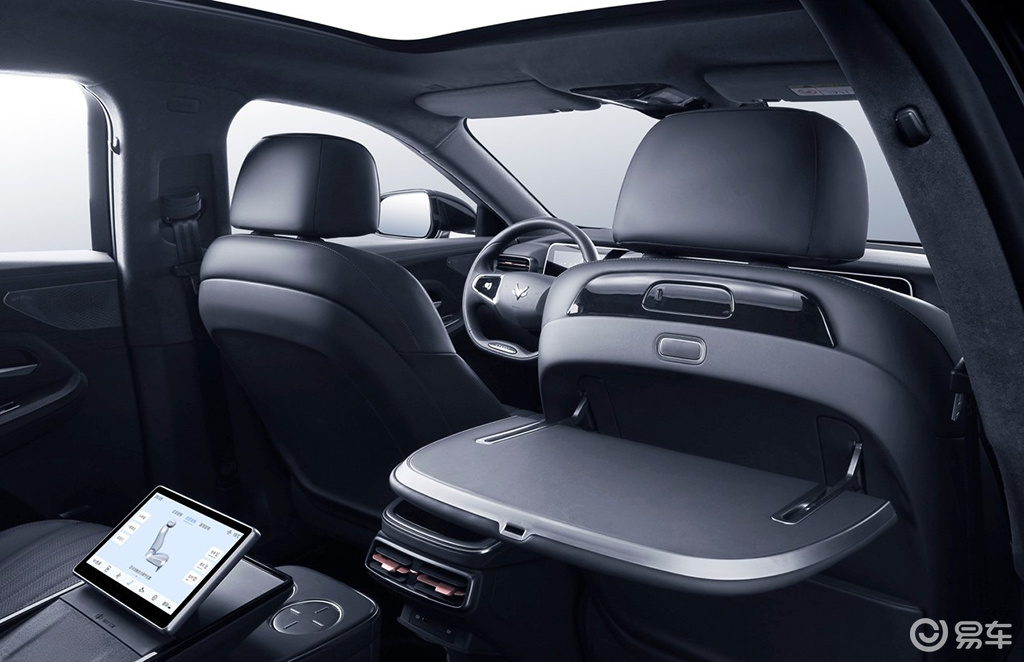 极狐 阿尔法s山川版的内饰设计同样让人眼前一亮进入车内_易车