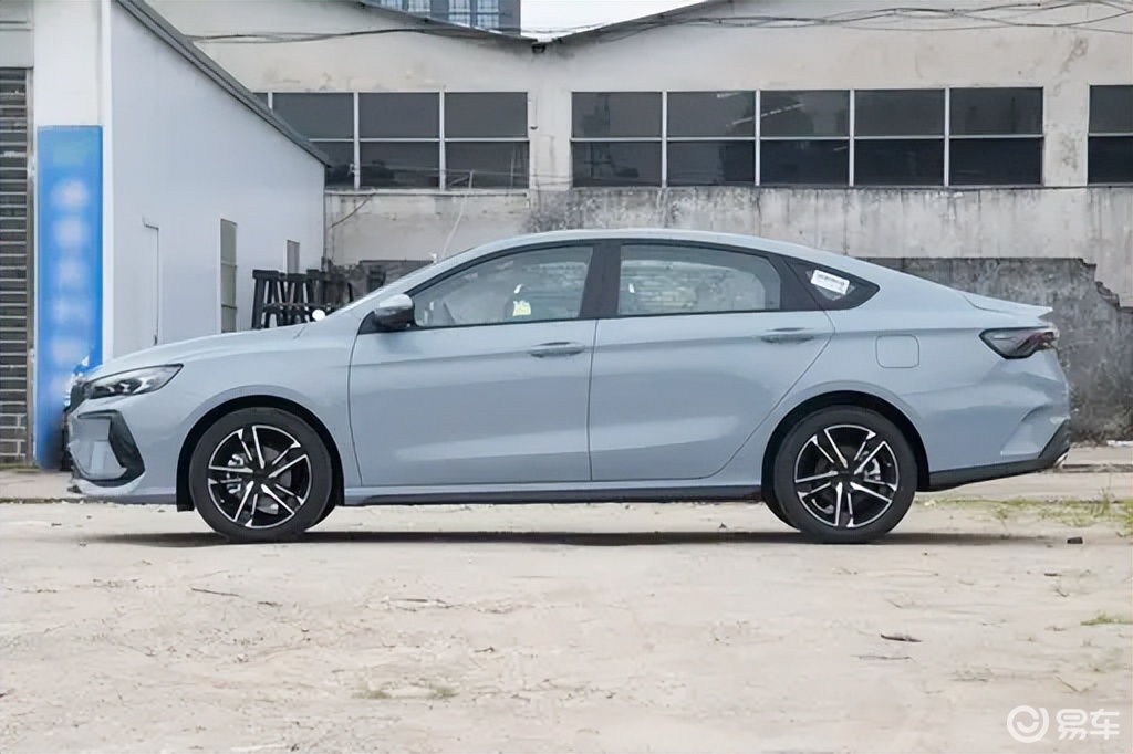 缤瑞cool冠军版同样不负"冠军"之名在内饰方面_易车