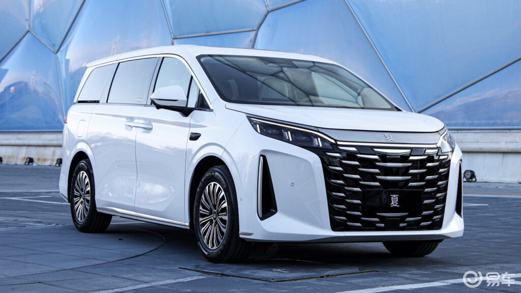 比亚迪中大型MPV「夏」上市，中国版LM开价24万元