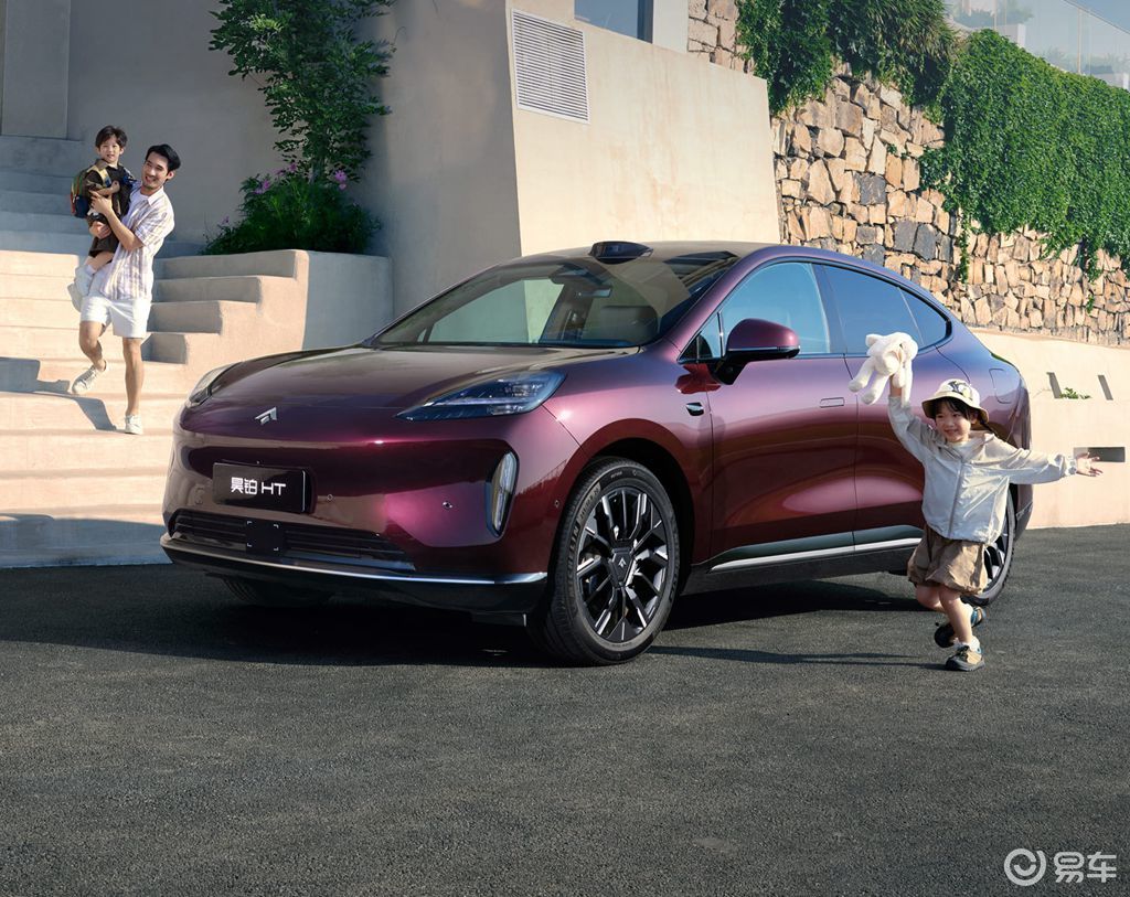 虽然都是Pro版，但昊铂HT还是比智己LS6更划算