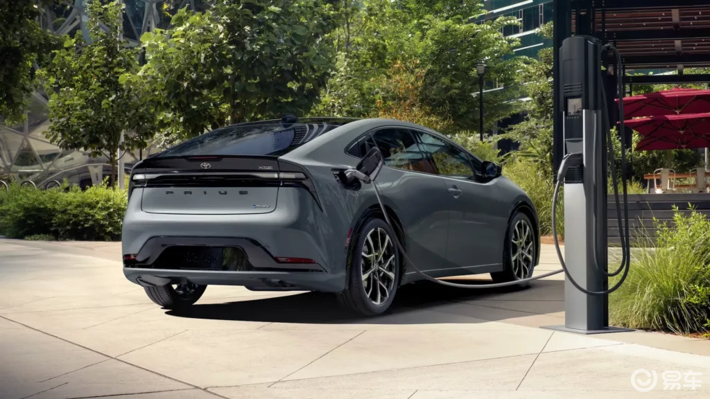 海外试驾第五代丰田普锐斯:假装有乐趣 | 驾仕阅读