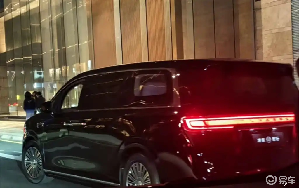 智界V9无伪实车组图曝光，细节质感确实不错，有盼头