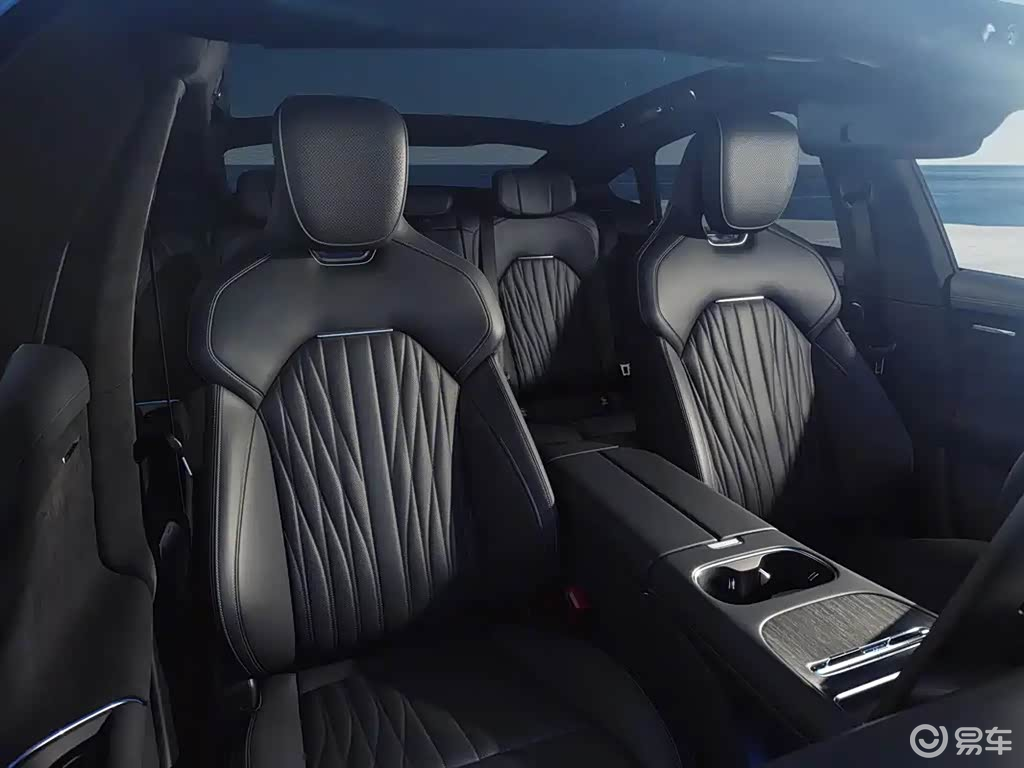 全方位升级，新款小米SU7开启预售，22.99万元起