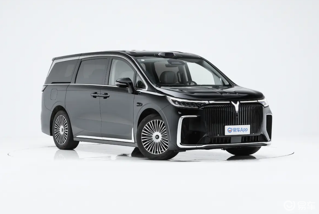 配华为乾崑智驾，岚图梦想家冠军版上市，售价30.99万元