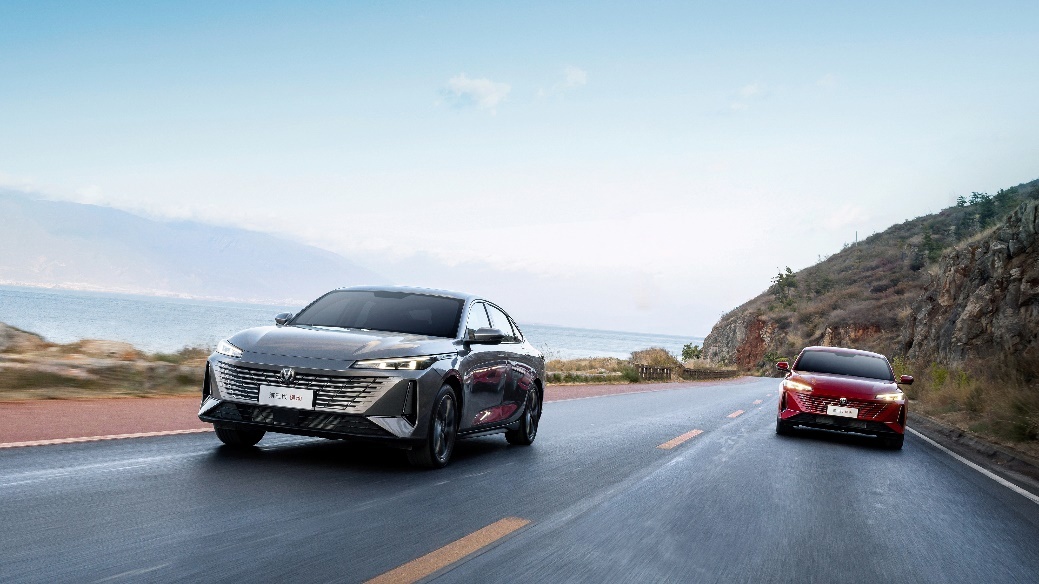 长安cs75plus第二代uni-v搭载蓝鲸新一代ne1.5t高