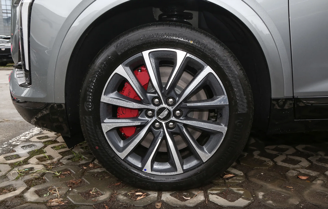 终端优惠14.5万,凯迪拉克XT5该怎么选?