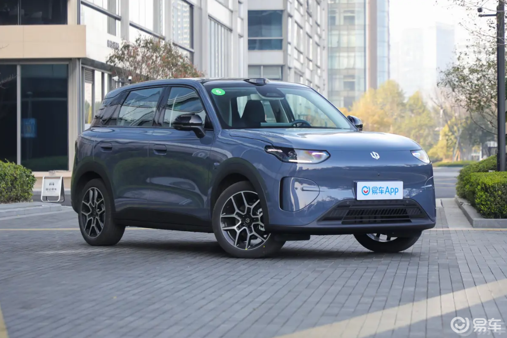 售价6.58万元起，零跑A10上市，4款配置可选