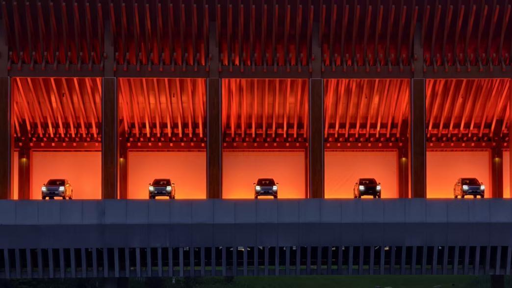 公路“全能战神”极氪8X 限时32.98万元起售