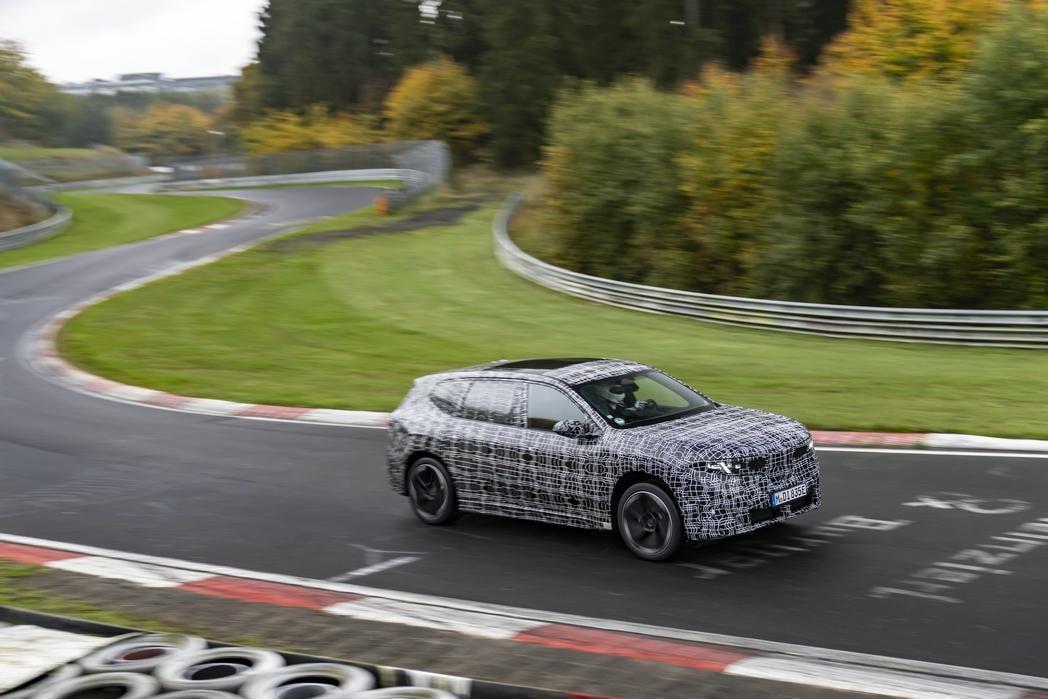 国产新世代BMW iX3正进行纽北赛道例行测试