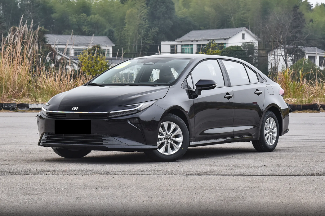 新款卡罗拉来了，轴距增加动力不变，潜在用户该怎么选？