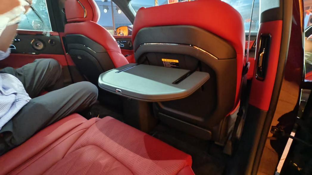 公路“全能战神”极氪8X 限时32.98万元起售