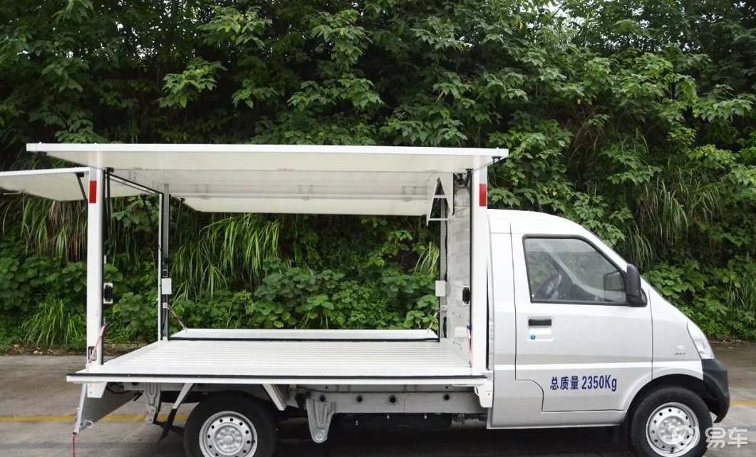 为地摊而生,五菱推荣光翼开启售货车,助力地摊回振经济