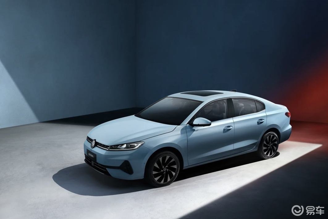 一汽大众速腾S官图曝光：大灯中网一体设计 1.5T动力