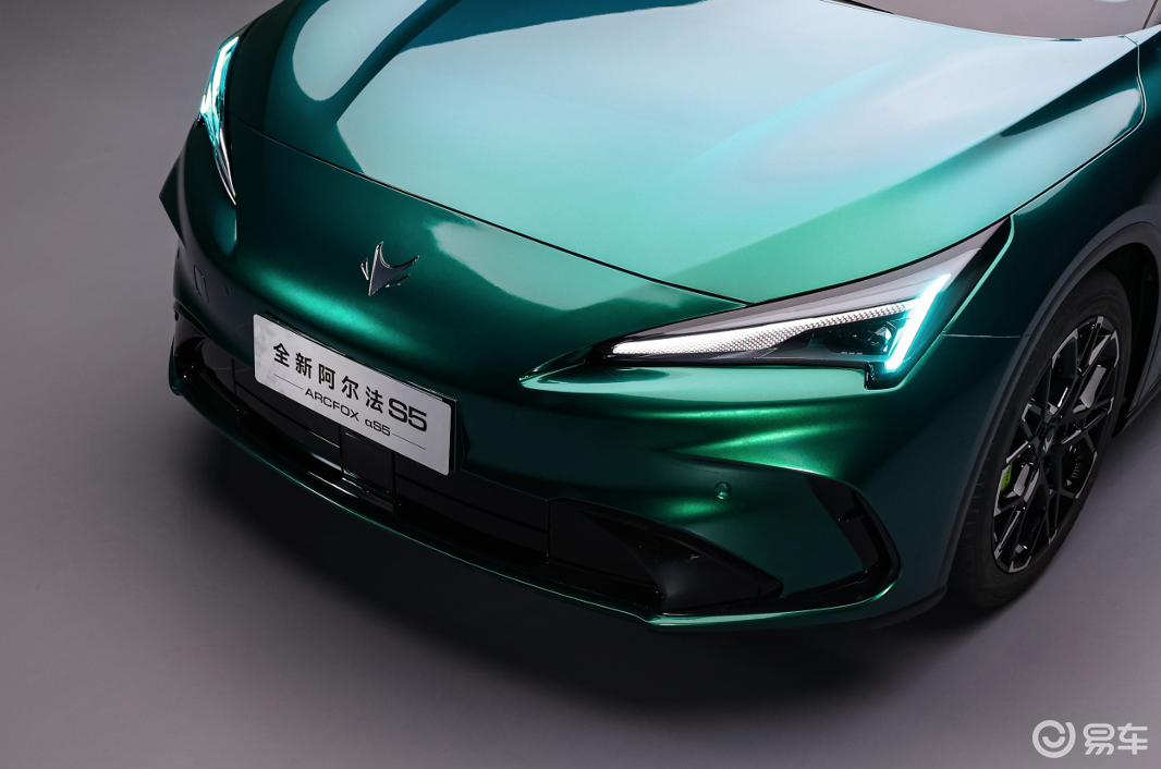 极狐全新阿尔法S5开启预售 11.28万起来袭