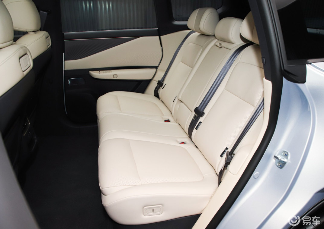 通勤、带娃、长途都舒服，这台合资新能源SUV太懂家用